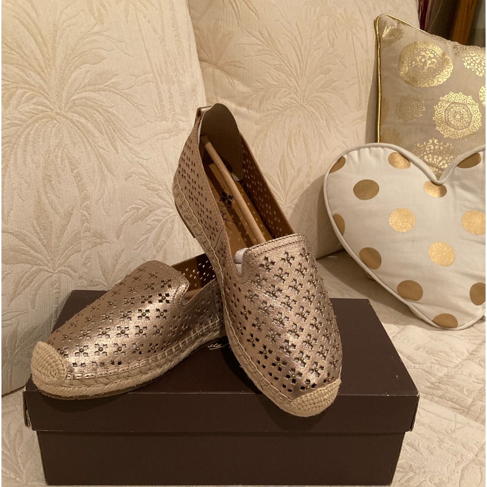 Elena Pale Gold espadrille flats by
Patricia Nash on Sale! Very Nice.  7.5 M